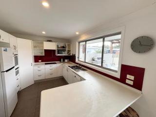 Barefoot Bungalow - Bring your own linen - 2