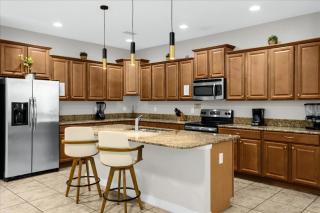 6 Bedrooms 5 Bathrooms Paradise Palms 8941 Cp - 3