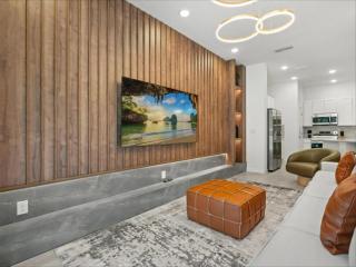 5 Bedrooms 55 Baths Paradiso Grande 10335 Et - 1