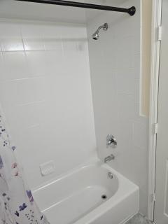 Modern Peaceful 3 bed 2 bath apt 8 mins from EWR - 4