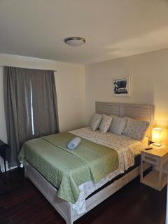 Modern Peaceful 3 bed 2 bath apt 8 mins from EWR - 2