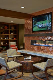 Courtyard by Marriott Lake George - Lake George - 4