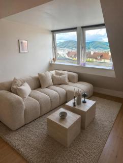 Top Floor Apartment with Bergen View - 0