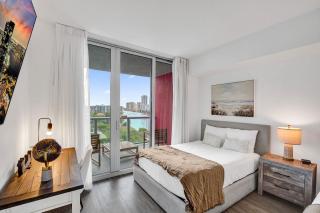 Lovely Cozy Studio -Canal View Near Beach 1006 - 1