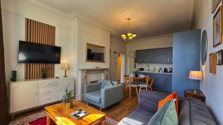 Elegant 2-Bed Apartment in the Heart of Salisbury - 9