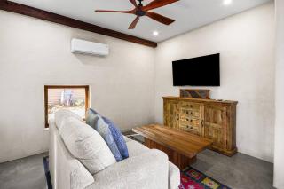 Catalina Vista - Modern 2BD Foothills Retreat with Amazing Mountain Views - Tucson - 3
