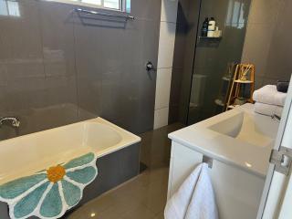 St Leonards Holiday Beach House - 3