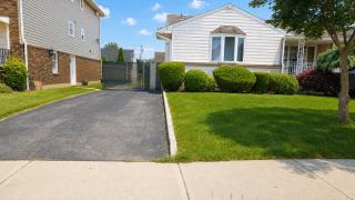 Modern Family Retreat Minutes from MetLife & NYC - 9