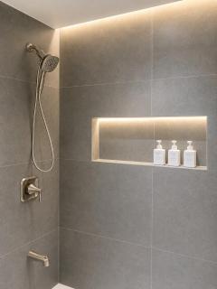 Fairview Suites- near Fairview mall, Seneca and Highway 404 - 2