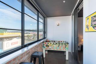 Vibrant 3BR Petone Stay with Foosball & City Views - 8