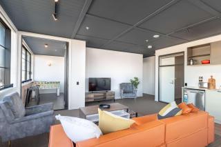 Vibrant 3BR Petone Stay with Foosball & City Views - 4