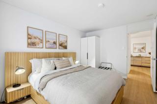 Modern Renovated 2BR Apartment in East Perth - 8