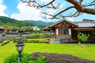 Hanok Private Villa Stay Hoejeongdang - 4
