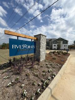 StarkVilla - The Perfect Location! - 0