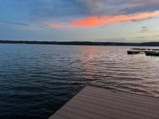 Dockside Dreamz- Lakefront duplex with dock and beach - sleeps 12 - 3