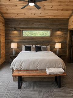 Pine Hill Lodge - Hot Tub, Fire Pit, Sleeps 14 - 8