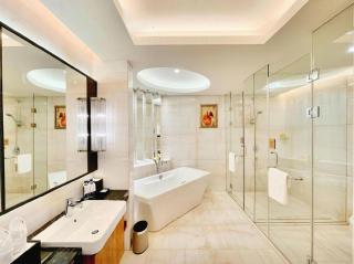 Grand Soluxe Zhongyou Hotel Shenzhen - 2