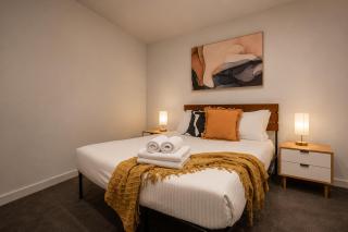 Live Luxe | 2BR Apt • Free Parking, Pool & Gym - 8