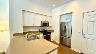 Chic Studio Near Luxury Irvine Community - 4