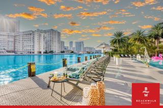 Sleek Studio with Intracoastal View & Pool - 1