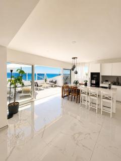 Beachfront Heaven Apartment - Carvajal Beach - 5