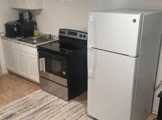 Serene and comfortable getaway in Elmont - 4