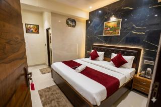 Hotel SPS 2 Min Walk From Kaushambhi Metro Station - 6