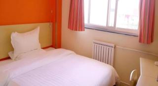 7 Days Inn Luzhou Commercial Pedestrian Street Center - 2