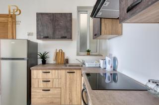 Designer 3 Bed 3 Bath Walk to Beaches - 4