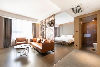 Atour Hotel at Luoyang Longmen High-Speed Rail Station - 3