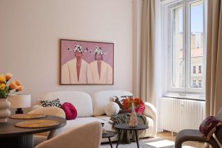Elegant 2BR Designer Retreat in Karoly Krt - 7