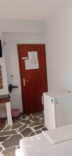 Arleta's Sunny Guesthouse - 2