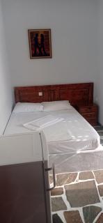 Arleta's Sunny Guesthouse - 1