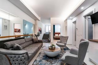 Elegant 3BDR-2BATH APT-prime location - 5