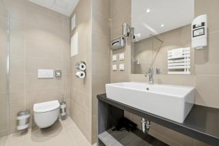 Premium Apartments with Air Conditioning - doverys yard - 8