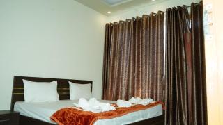 Parth Hotel and Restaurant - 5