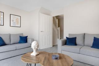 Bright 6 Sleeper With Parking Close to Town Centre - 2