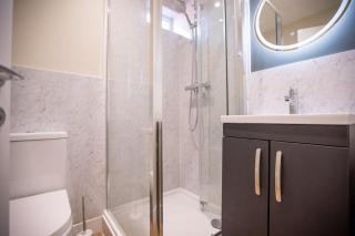 Nelson's Berth - brand new 7 bed all ensuite - 2