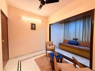 4BR Judge's Abode - An Antique Home in City Center - 8