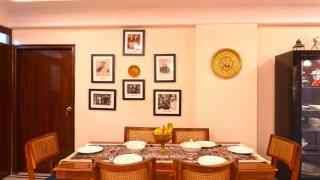 4BR Judge's Abode - An Antique Home in City Center - 1