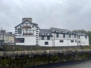 Riverside Guesthouse - 7
