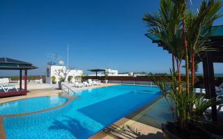 Mae Phim Beachside 1BR Condo Sleeps 3 With Rooftop Pool - 0