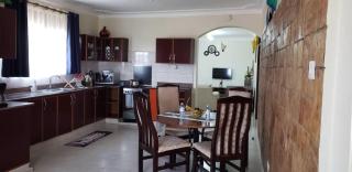 The Abode Apartments Lake view & Breakfast Suite Near Beach - 1