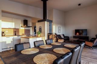 Villa Karina - Beachfront with Jacuzzi - 1