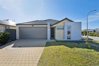 Relaxing 3BR Home Ideal for FIFO & Families - 8