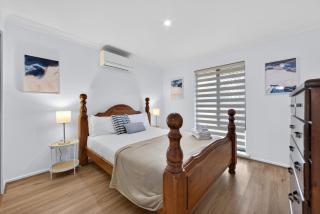 Quiet 3BR Armadale Home with Free Parking and AC - 9