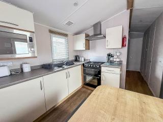 8 Berth Caravan By The Beautiful Beach Of Hunstanton In Norfolk Ref 23006W - 3