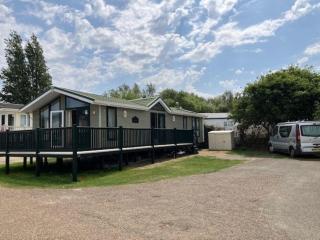 Stunning 6 Berth Lodge At Manor Park, Near Hunstanton Beach Ref 23011B - 9