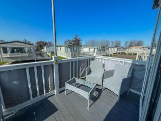 Stunning Caravan With Decking At Manor Park In Norfolk Ref 23015C - 9