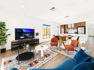 Modern 4BR Family Retreat near Torquay & Geelong - 0
